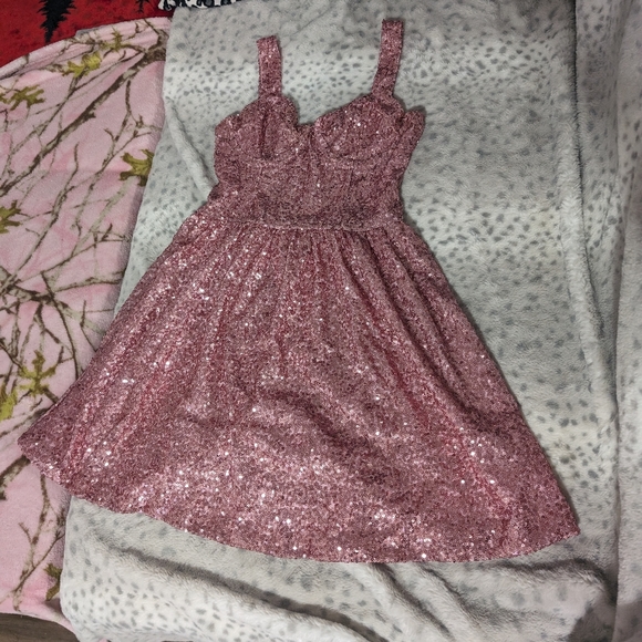 Sequin sparkly pink dress - Picture 3 of 5